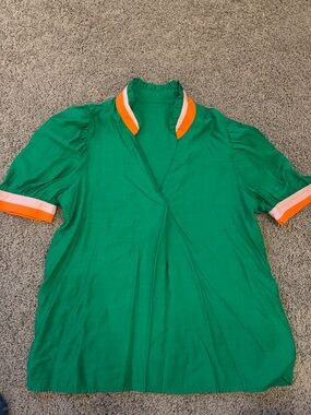 Charming Charlie Boutique Green Short-Sleeve Women’s Top with Orange & Pink Trim